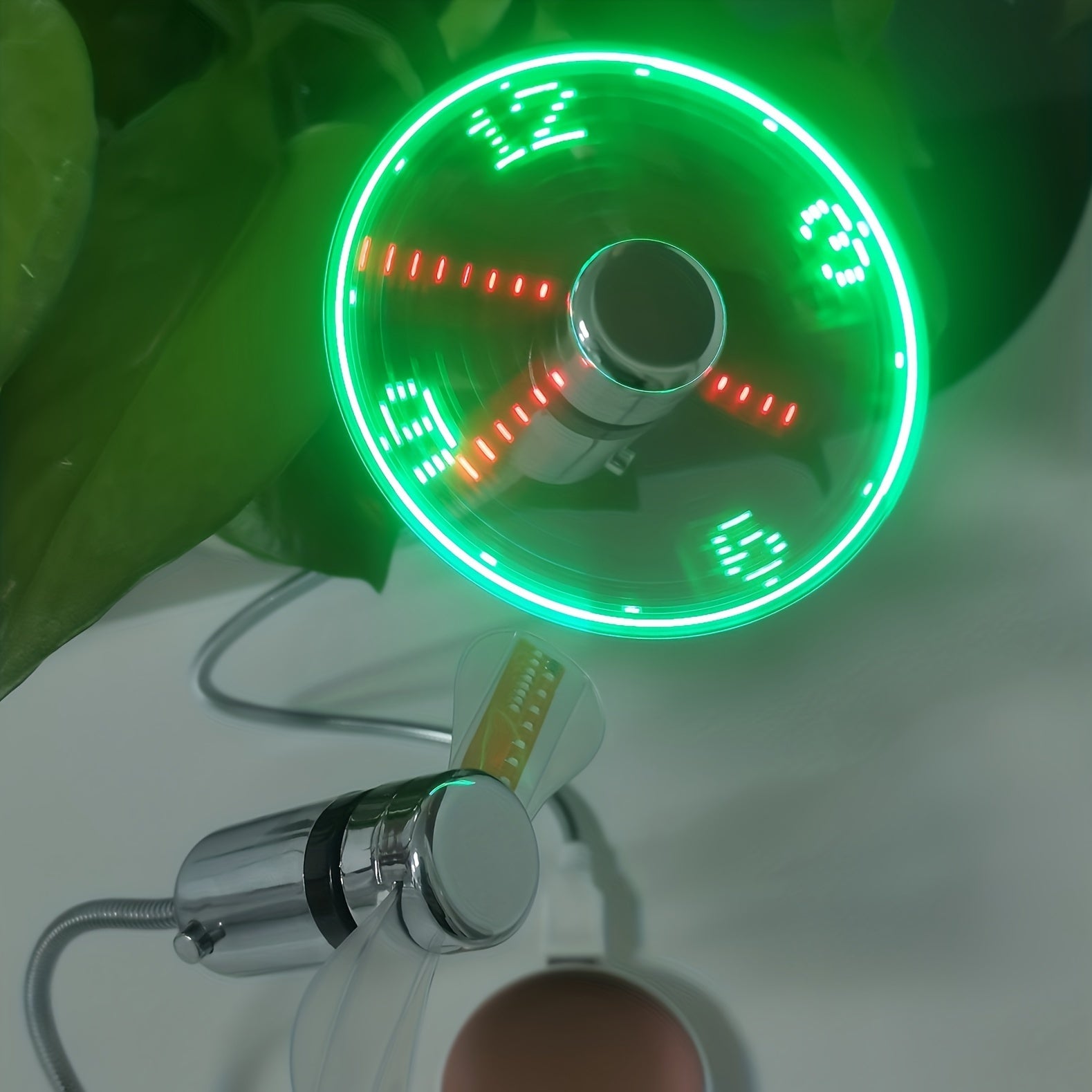 Wentylator biurkowy USB z wyświetlaczem zegara LED
