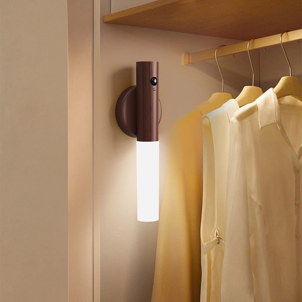Lámpara de pared LED con sensor de movimiento de madera