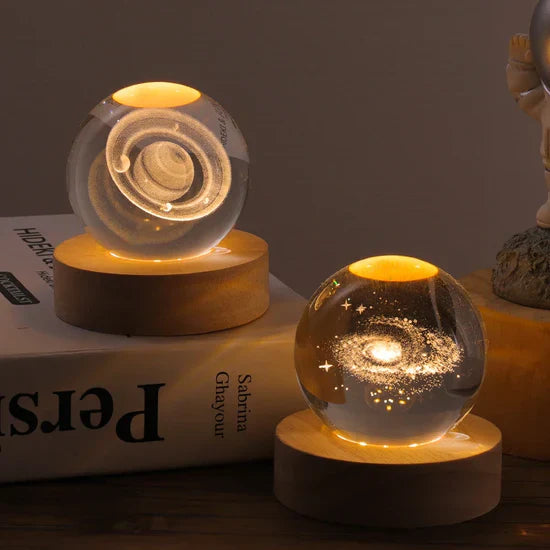 Lámpara de Bola de Cristal con Base de Madera