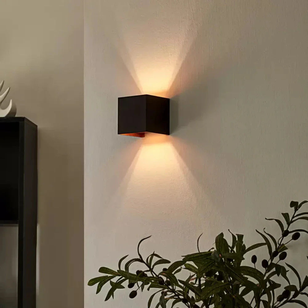 Moderne schwarze Aluminium-Wandleuchte