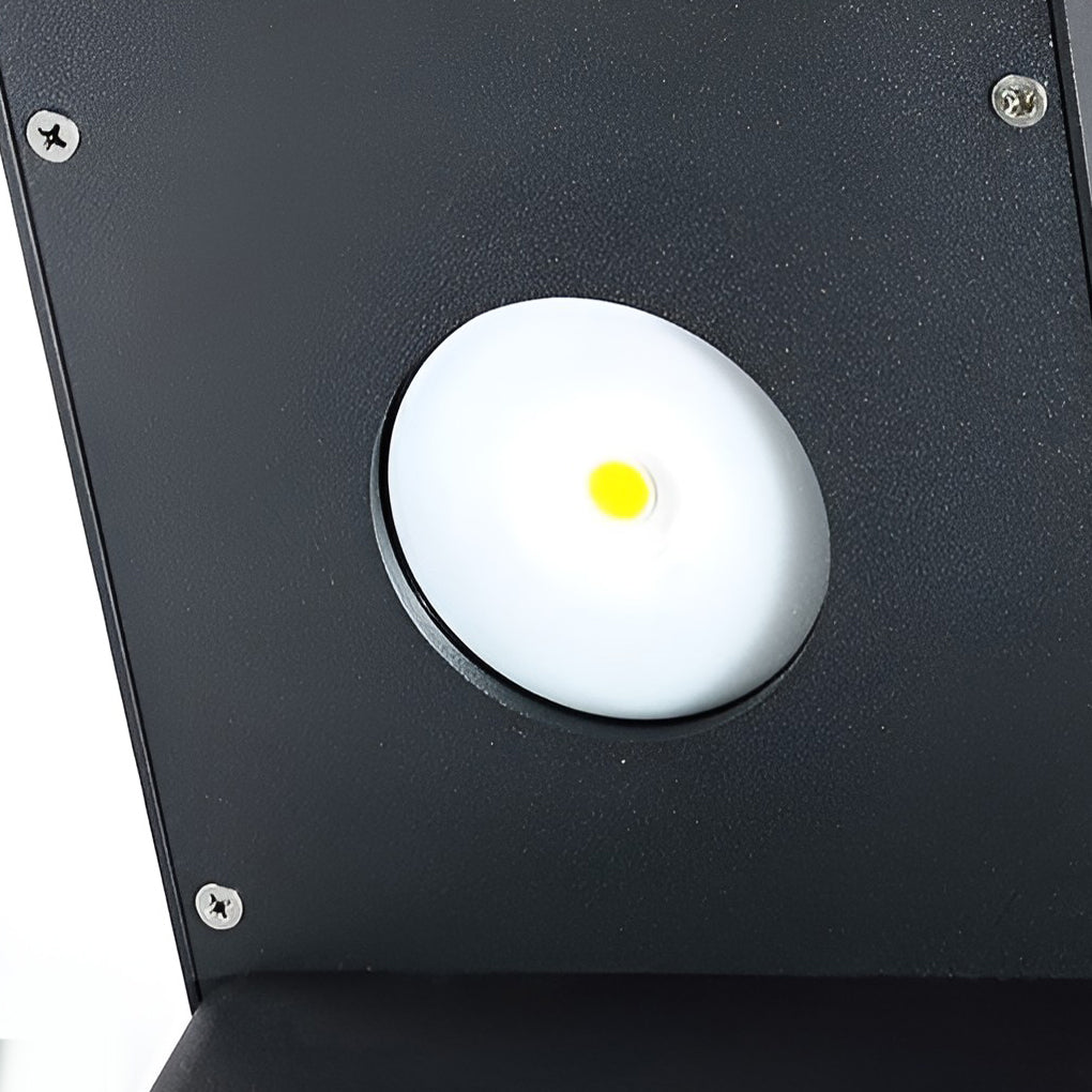 Luce solare da giardino con struttura in metallo nero