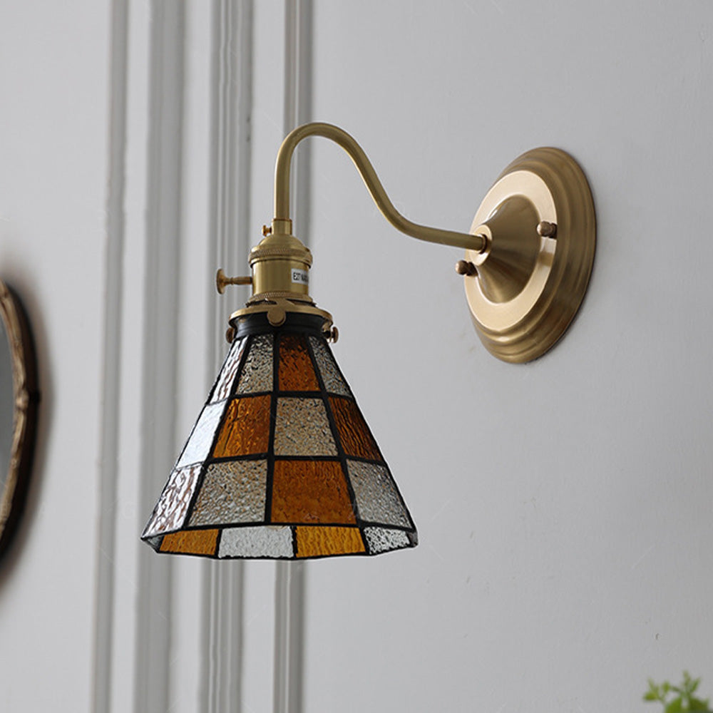 Wandleuchte mit Vintage-Glasschirm