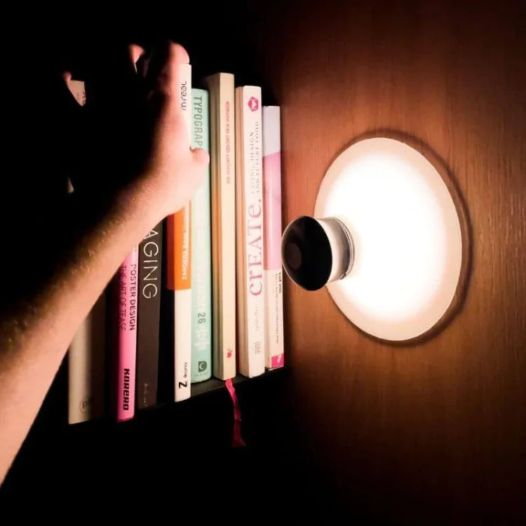 LED-Wandleuchte mit wiederaufladbarer Saugnapfhalterung