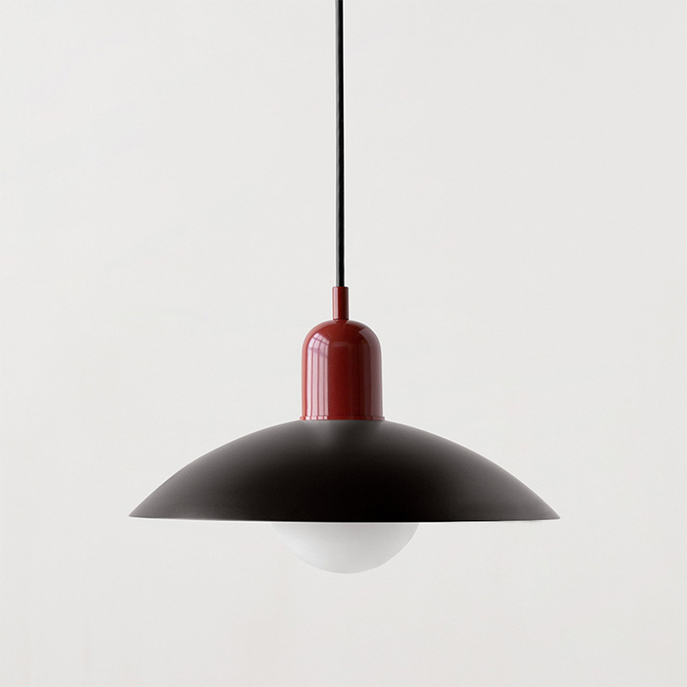 Lampada a sospensione con paralume moderno in metallo colorato