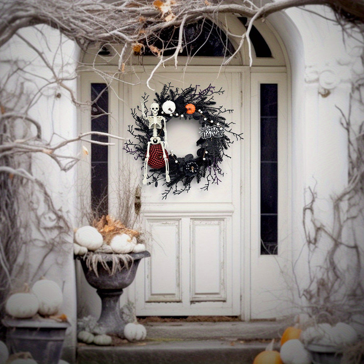 Halloweenowy gotycki wieniec z dynią i szkieletem | Straszna dekoracja ścienna