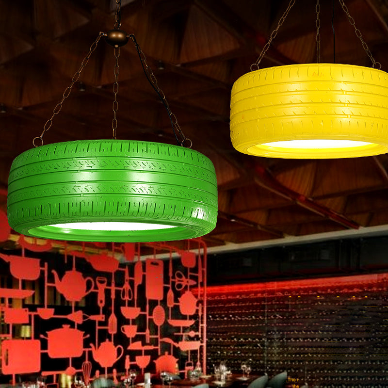 Lampada da soffitto con paralume in gomma