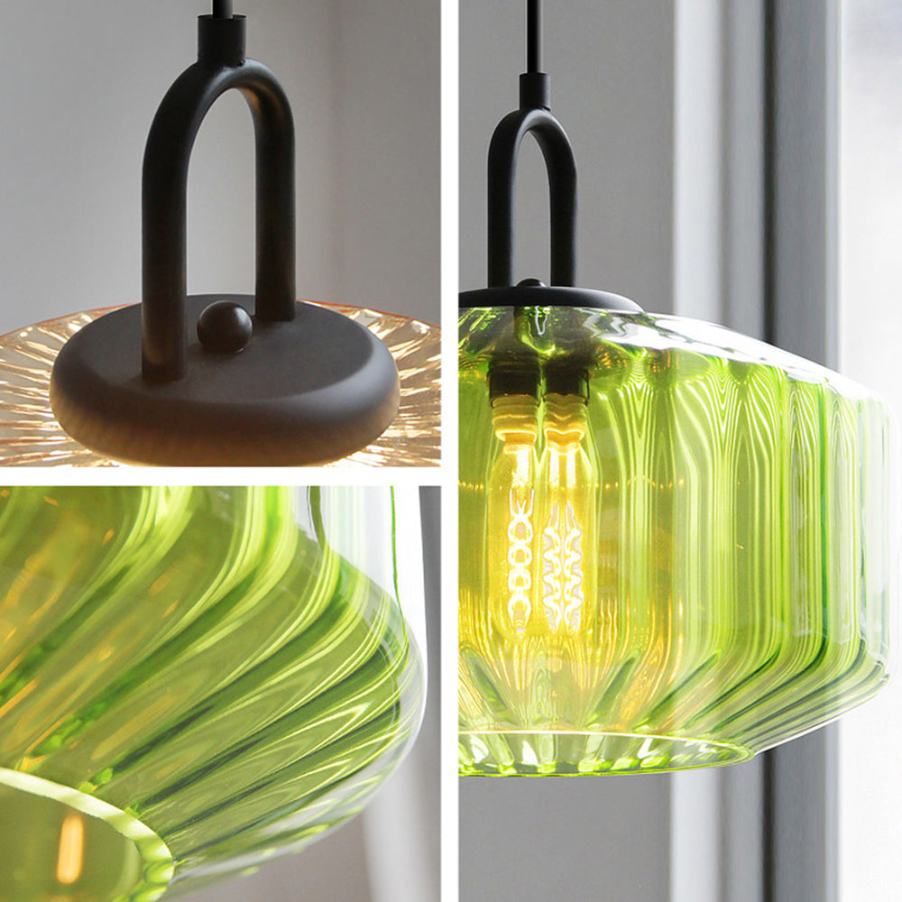 Lámpara colgante con pantalla de cristal verde rayado