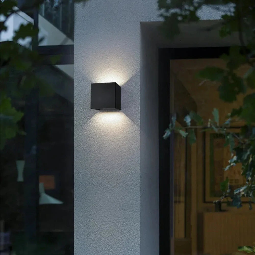 Moderne schwarze Aluminium-Wandleuchte