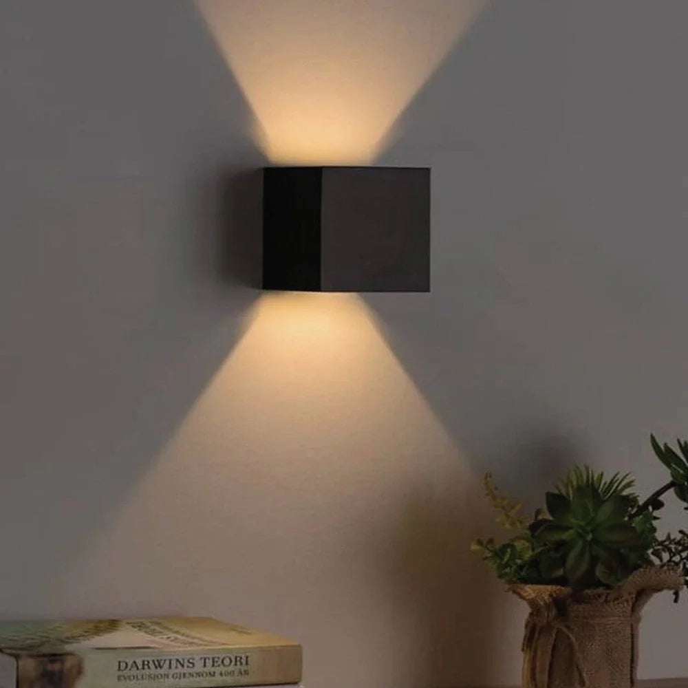 Moderne schwarze Aluminium-Wandleuchte