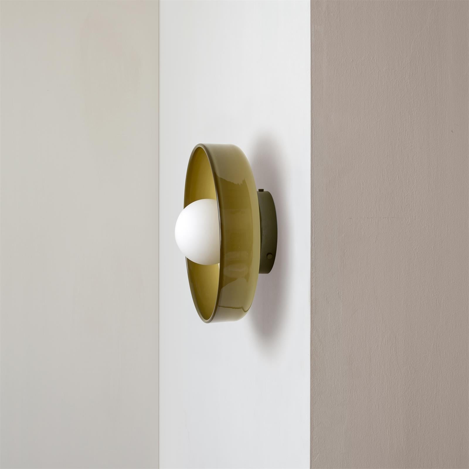 Lampada da soffitto moderna con struttura rotonda in vetro
