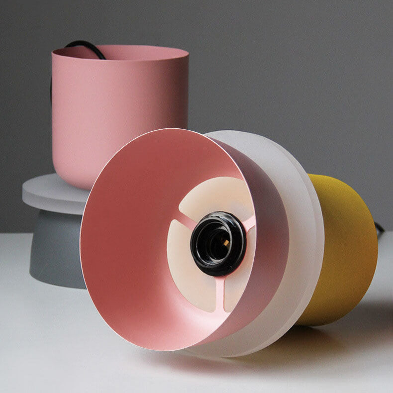 Lampada a sospensione moderna in metallo dal design colorato
