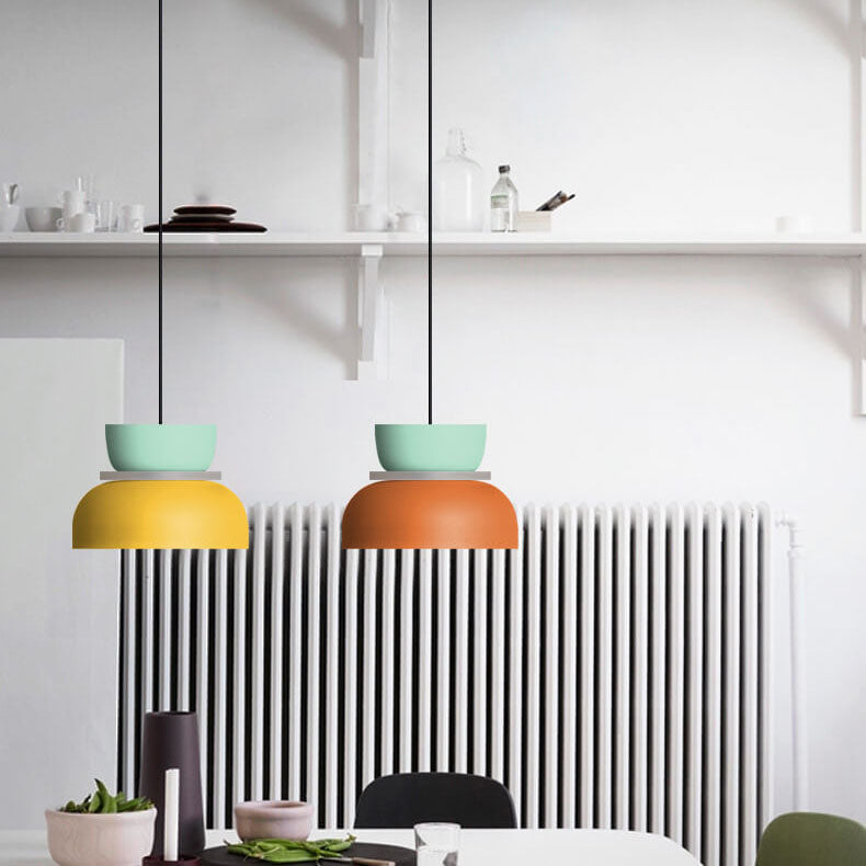 Lampada a sospensione moderna in metallo dal design colorato