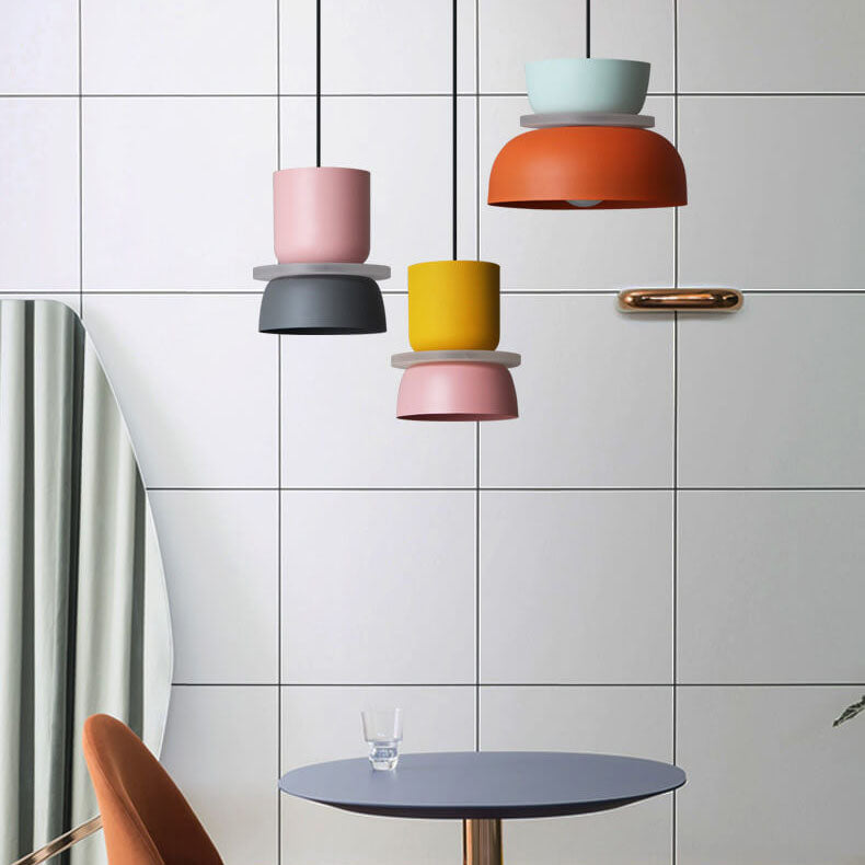 Lampada a sospensione moderna in metallo dal design colorato