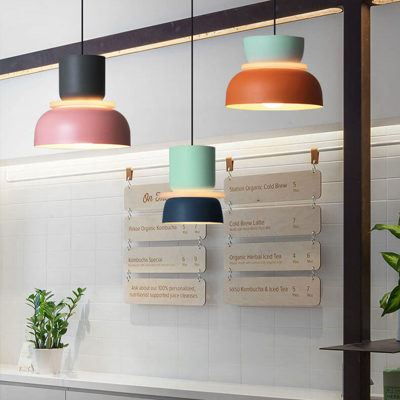 Lampada a sospensione moderna in metallo dal design colorato