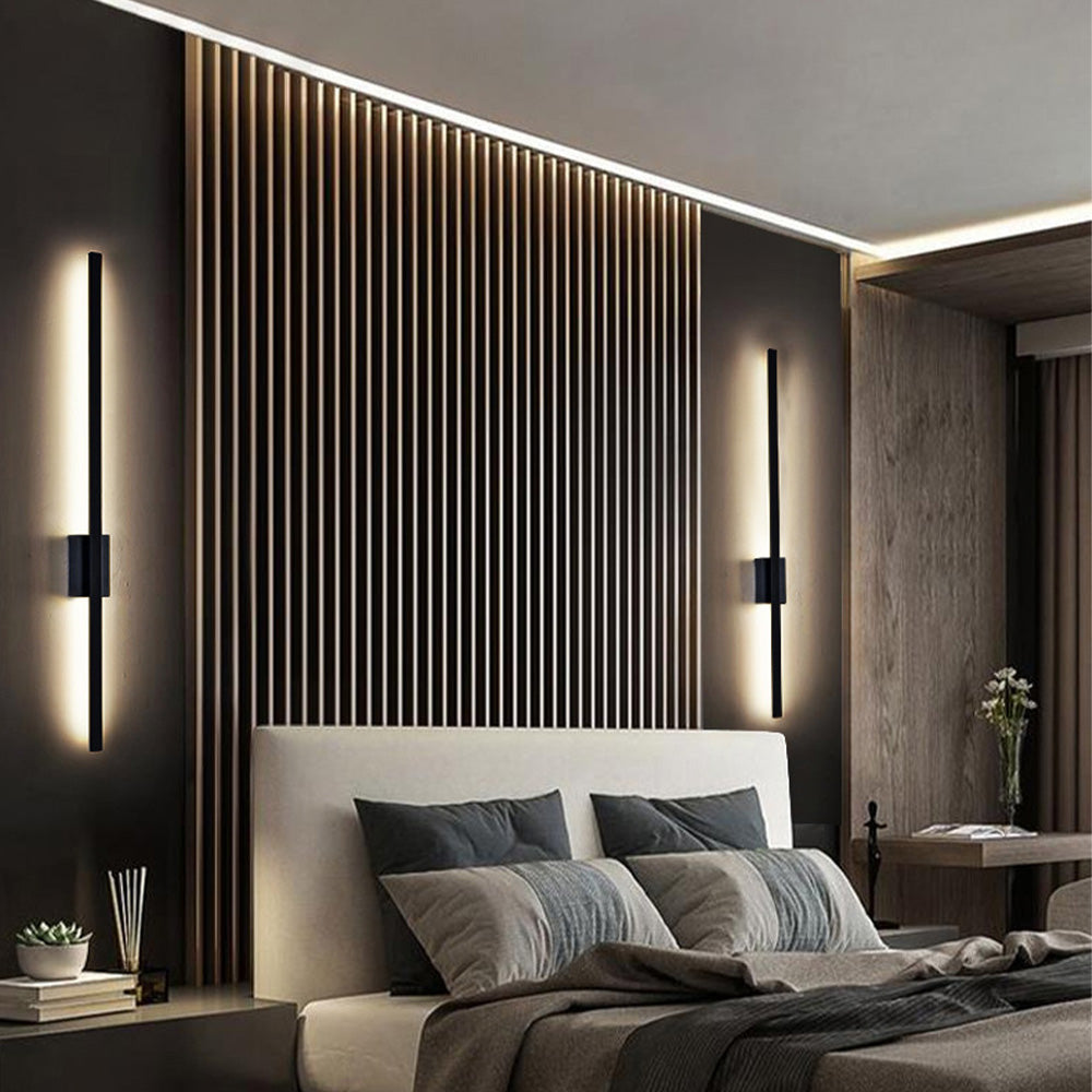 Apliques de pared LED de hierro largos, minimalistas e industriales, para una decoración contemporánea y una iluminación elegante.