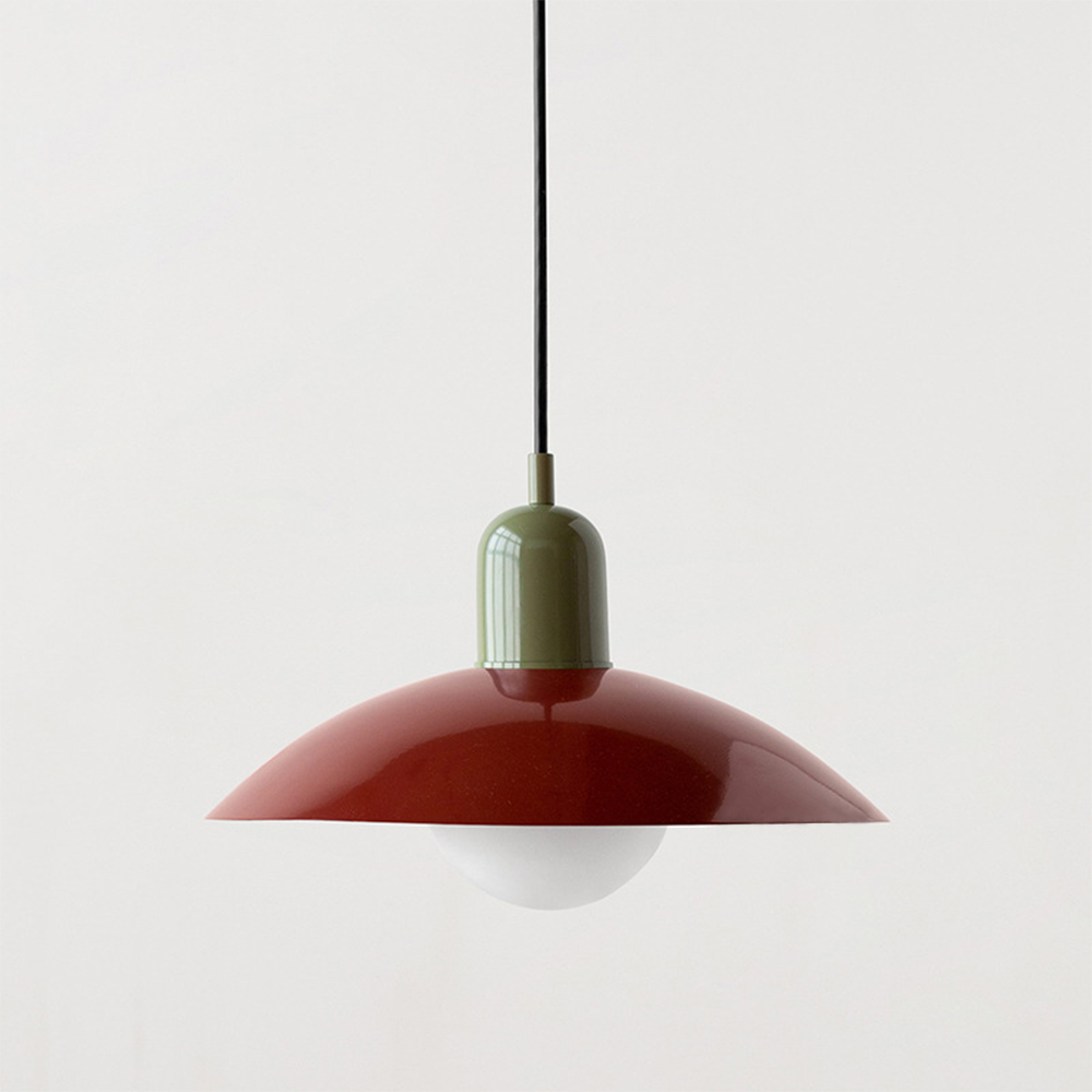 Lampada a sospensione con paralume moderno in metallo colorato