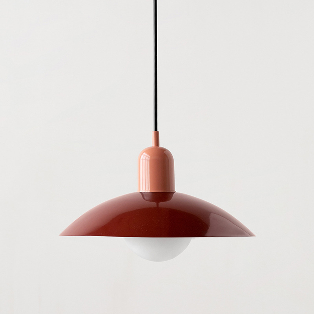 Lampada a sospensione con paralume moderno in metallo colorato