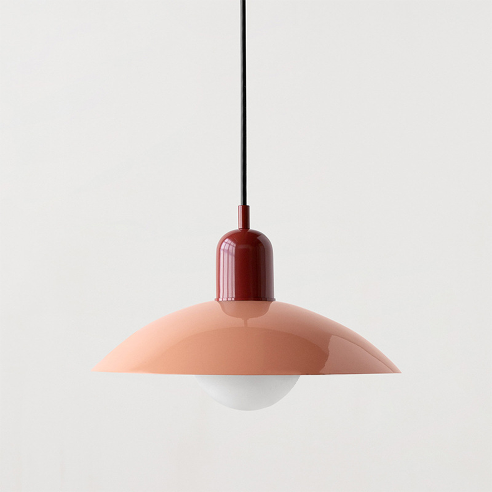 Lampada a sospensione con paralume moderno in metallo colorato