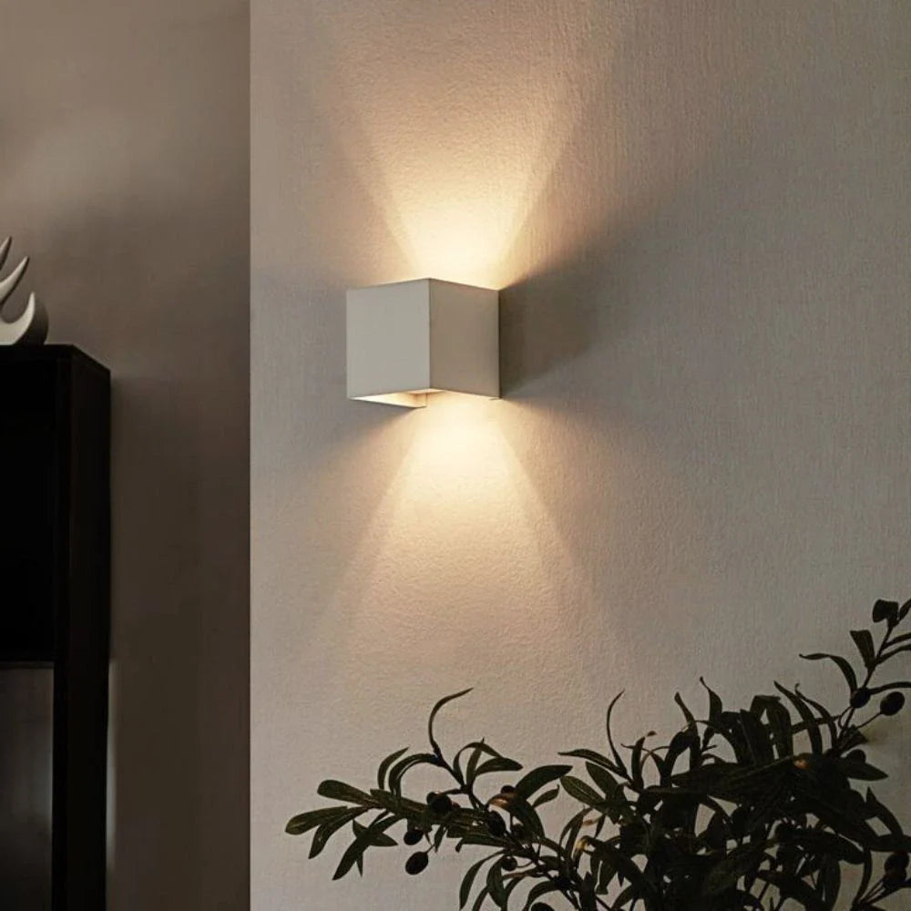 Moderne schwarze Aluminium-Wandleuchte