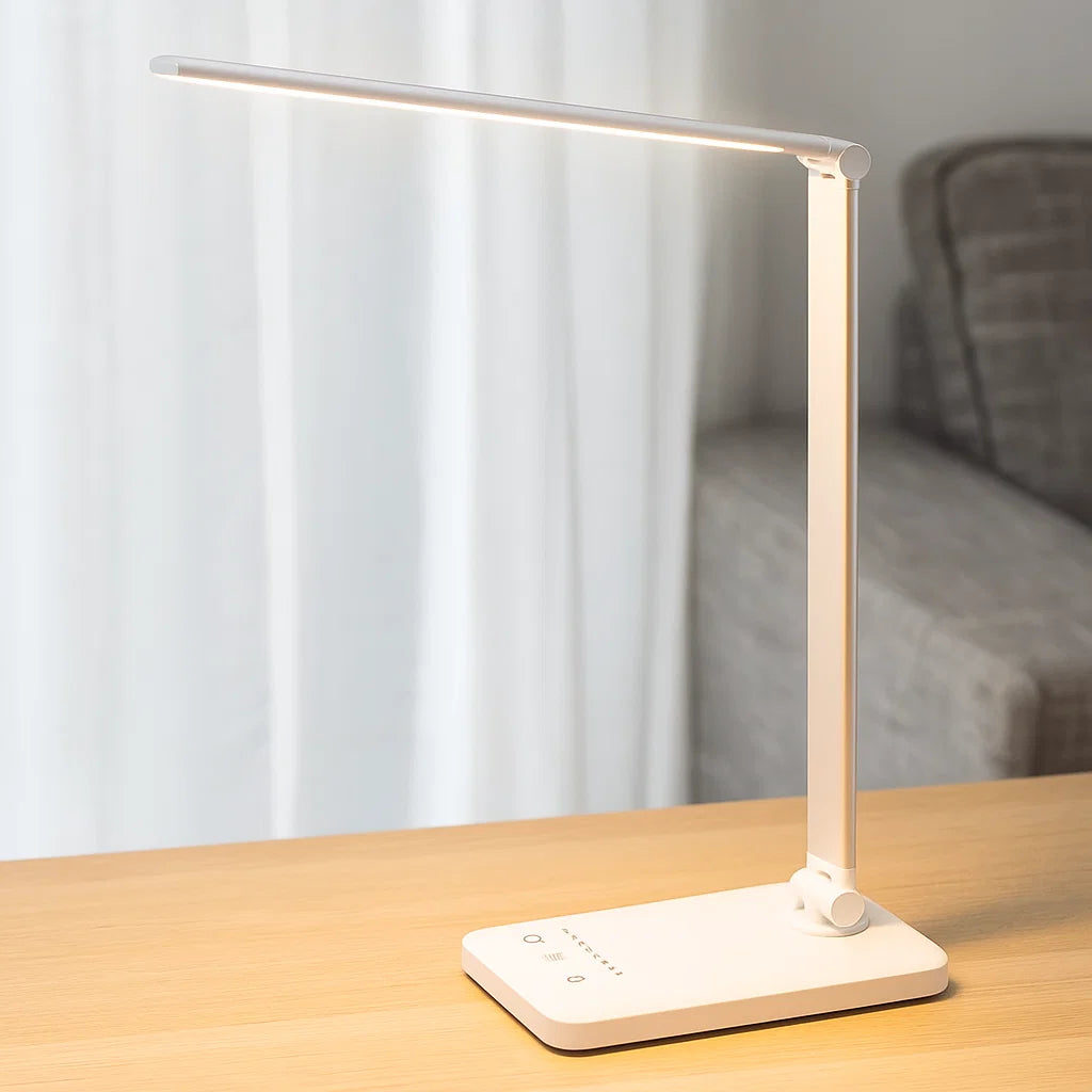 Lámpara de escritorio con LED ajustable y carga USB