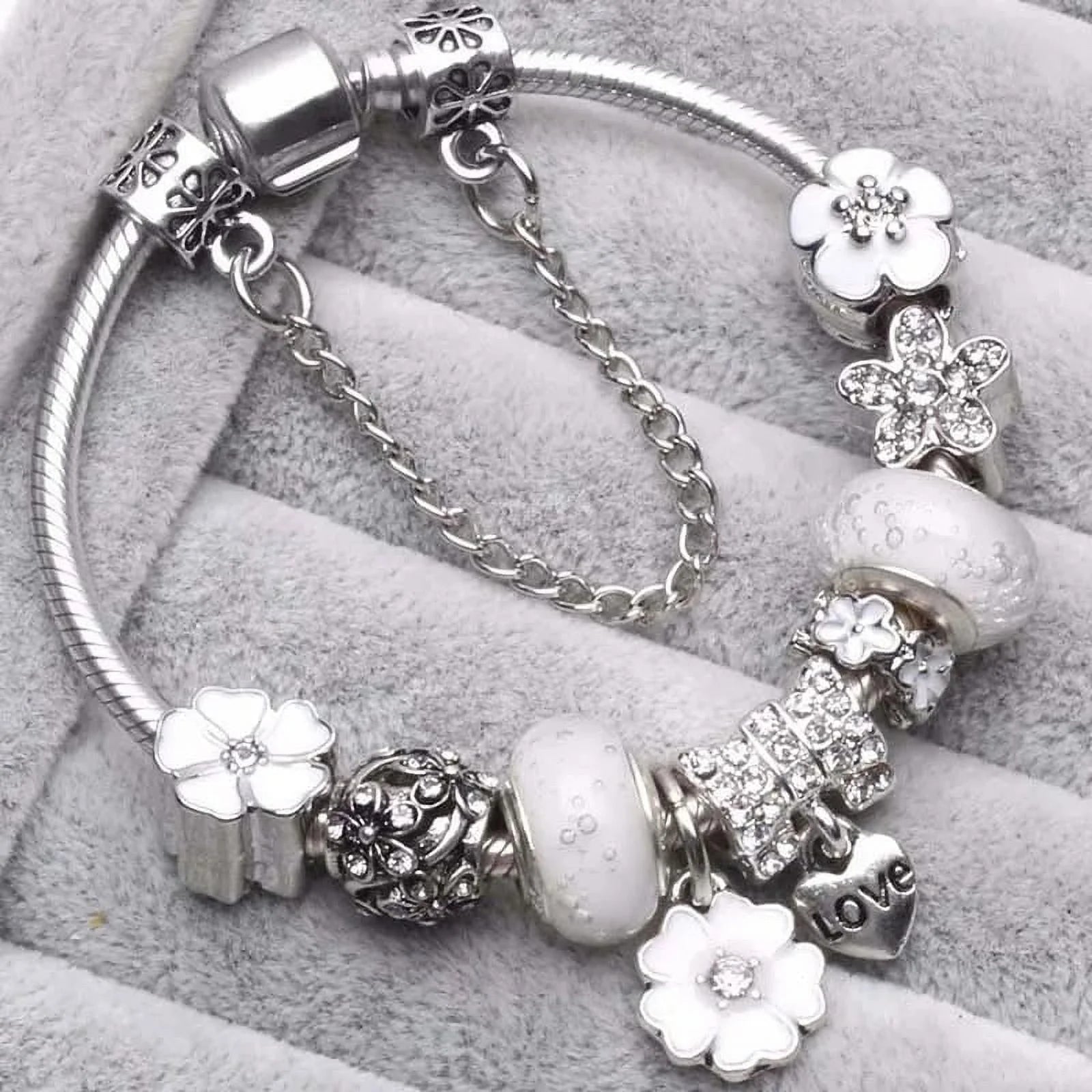Pulsera con Dijes de Plata | Joyería de Regalo con Cuentas Florales para Mujer