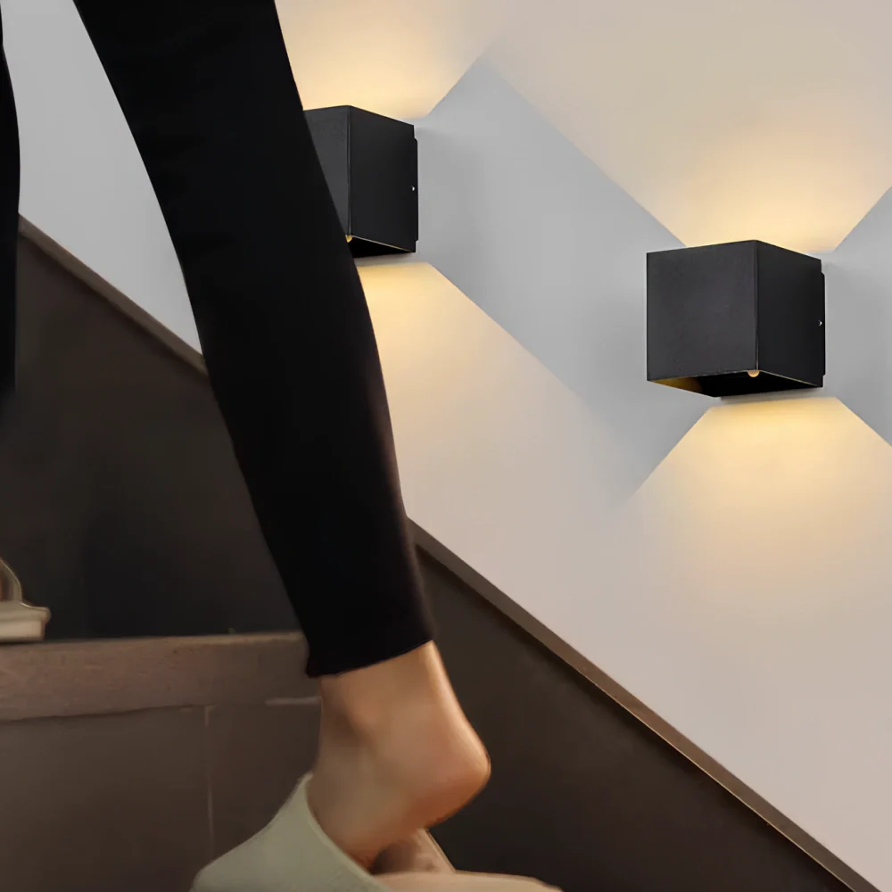 Moderne schwarze Aluminium-Wandleuchte