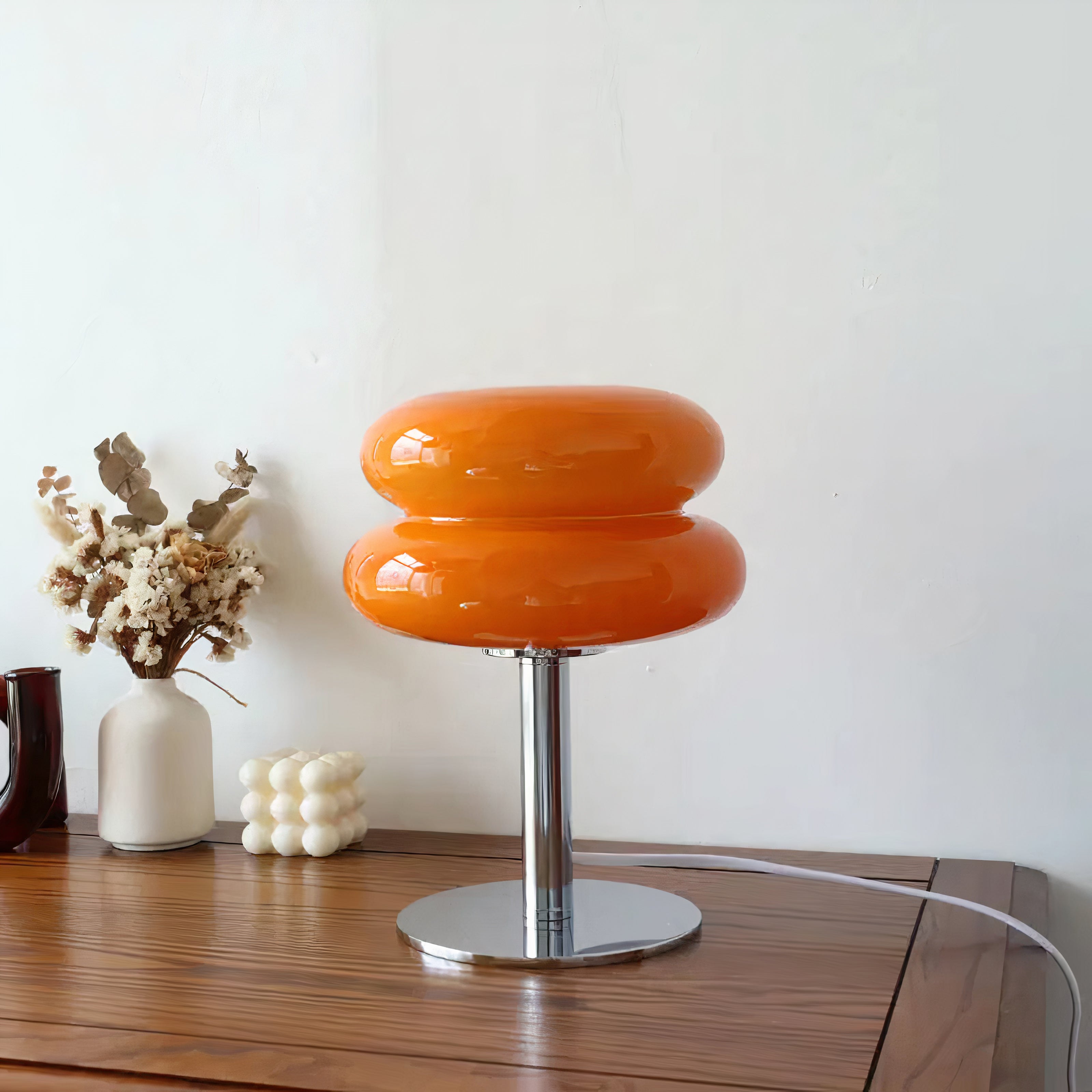 Lámpara de mesa con pantalla de vidrio retro