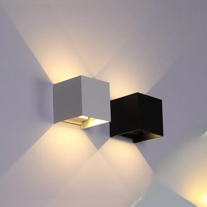 Applique moderna in alluminio nero a LED