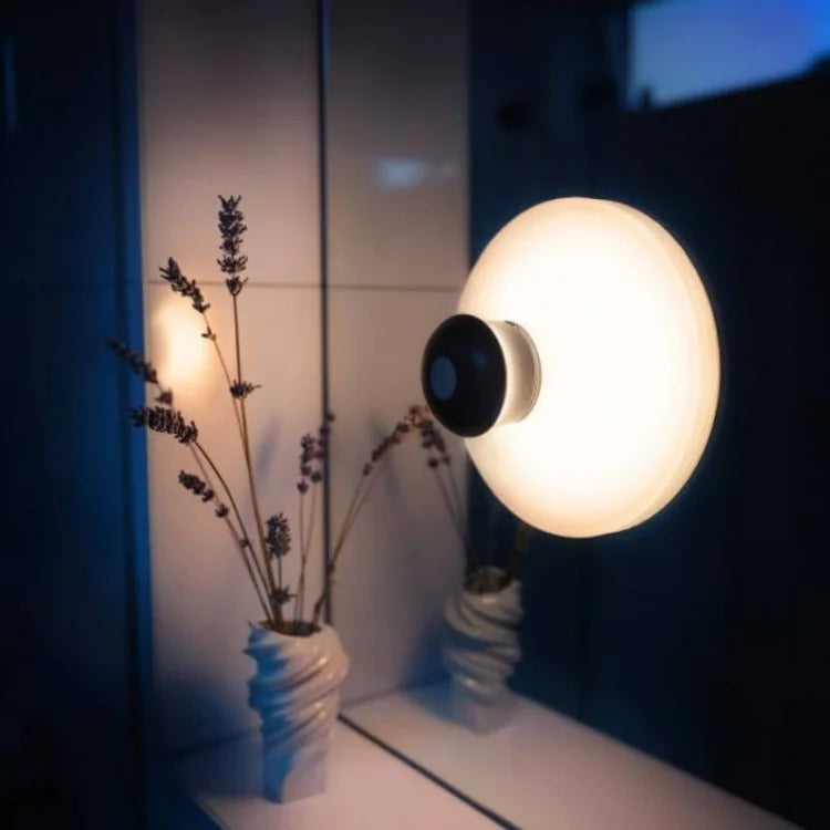 LED-Wandleuchte mit wiederaufladbarer Saugnapfhalterung