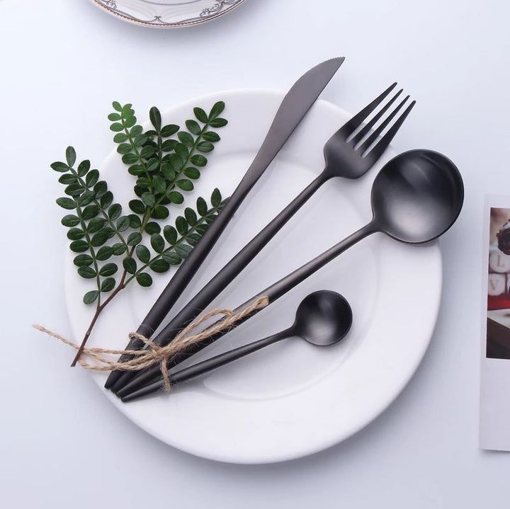 Juego de cubiertos negro de acero inoxidable para comedor