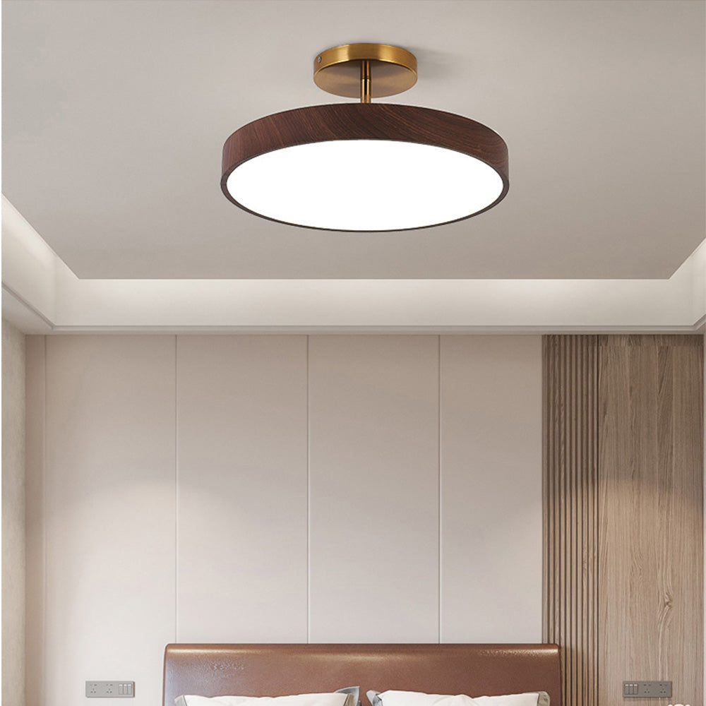 Lampa sufitowa z drewnem i półplafonem LED