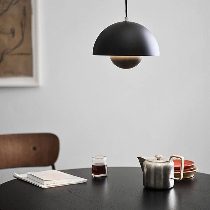 Lampada a sospensione moderna con cupola in metallo