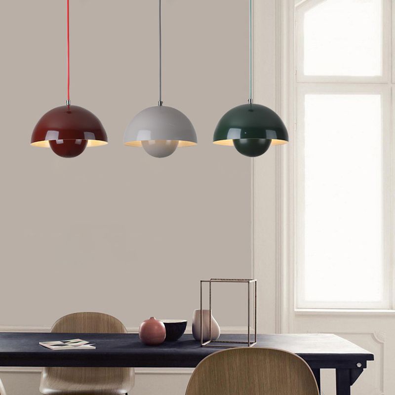 Lampada a sospensione moderna con cupola in metallo