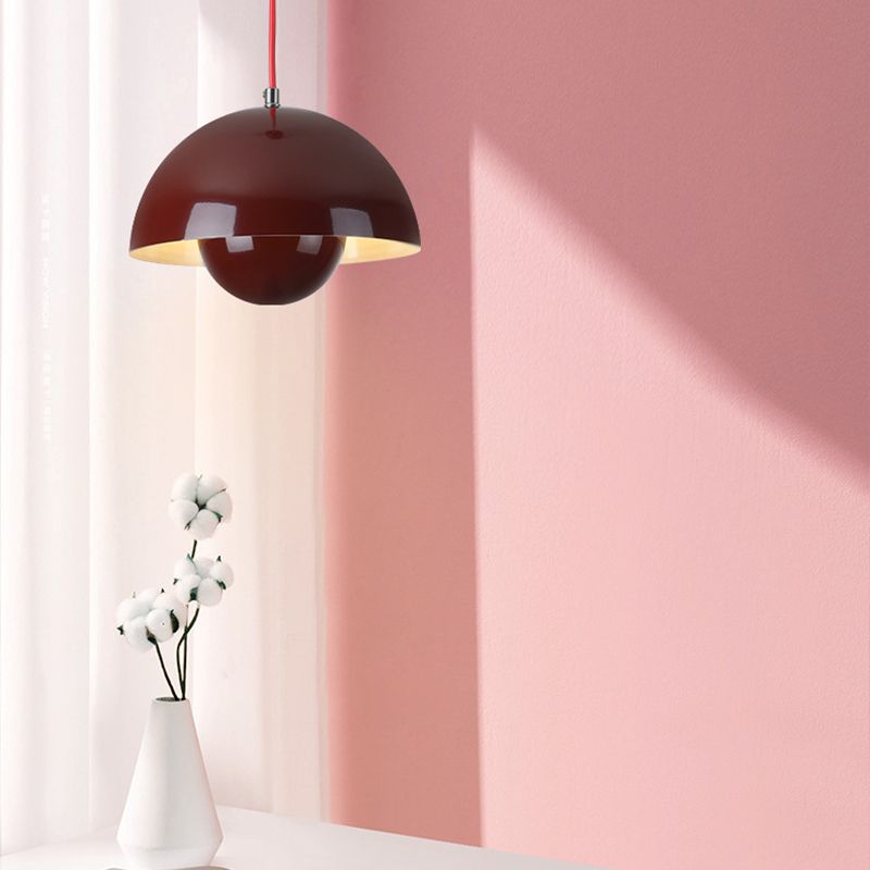 Lampada a sospensione moderna con cupola in metallo