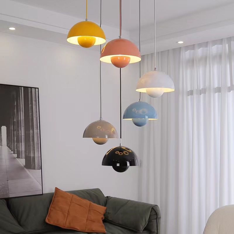 Lampada a sospensione moderna con cupola in metallo