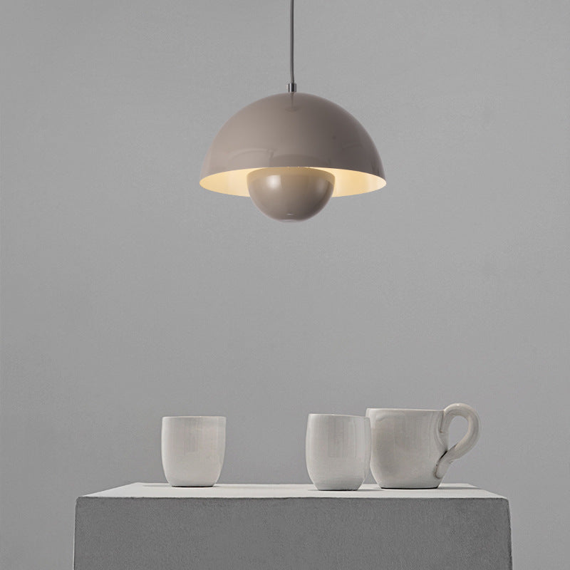 Lampada a sospensione moderna con cupola in metallo