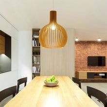 Holz-Deckenpendelleuchte in natürlicher Ausführung