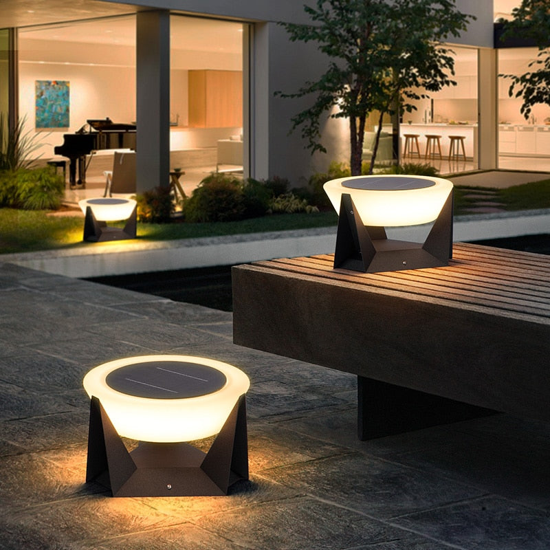 Luz LED solar para jardín de exterior con marco de hierro