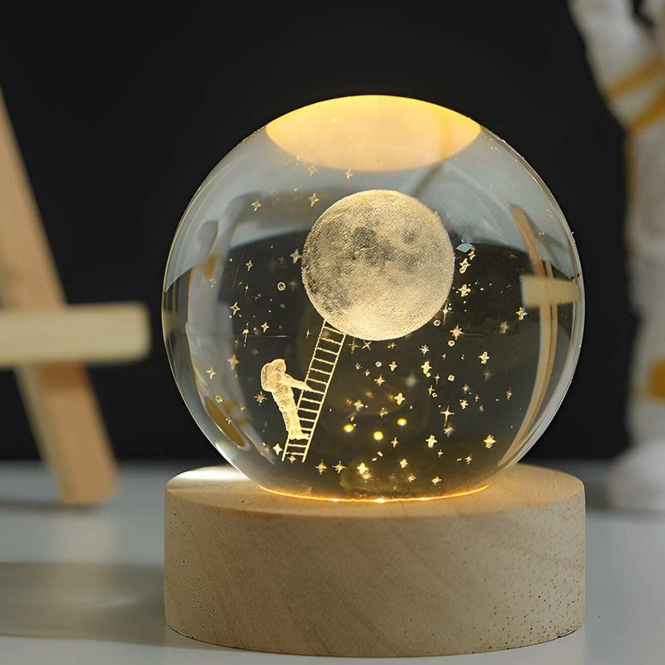 Lámpara de Bola de Cristal con Base de Madera