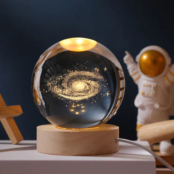 Lámpara de Bola de Cristal con Base de Madera