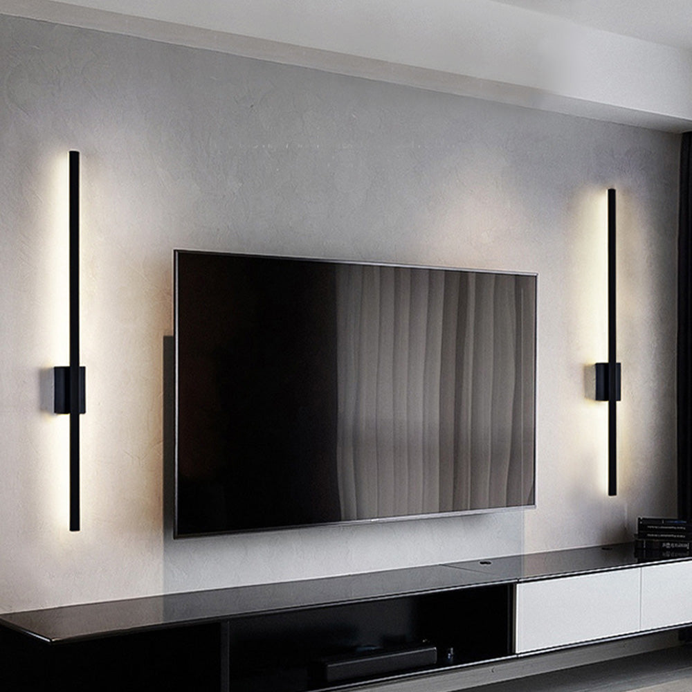 Apliques de pared LED de hierro largos, minimalistas e industriales, para una decoración contemporánea y una iluminación elegante.