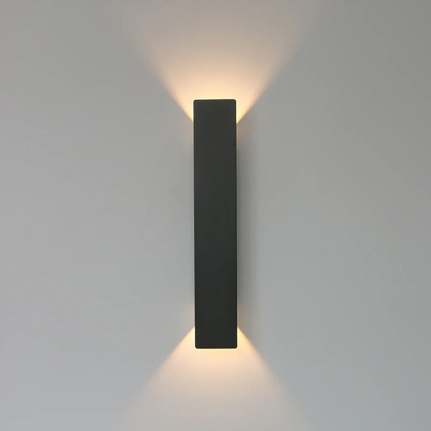 Zewnętrzna czarna lampa ścienna LED aluminiowa nowoczesna