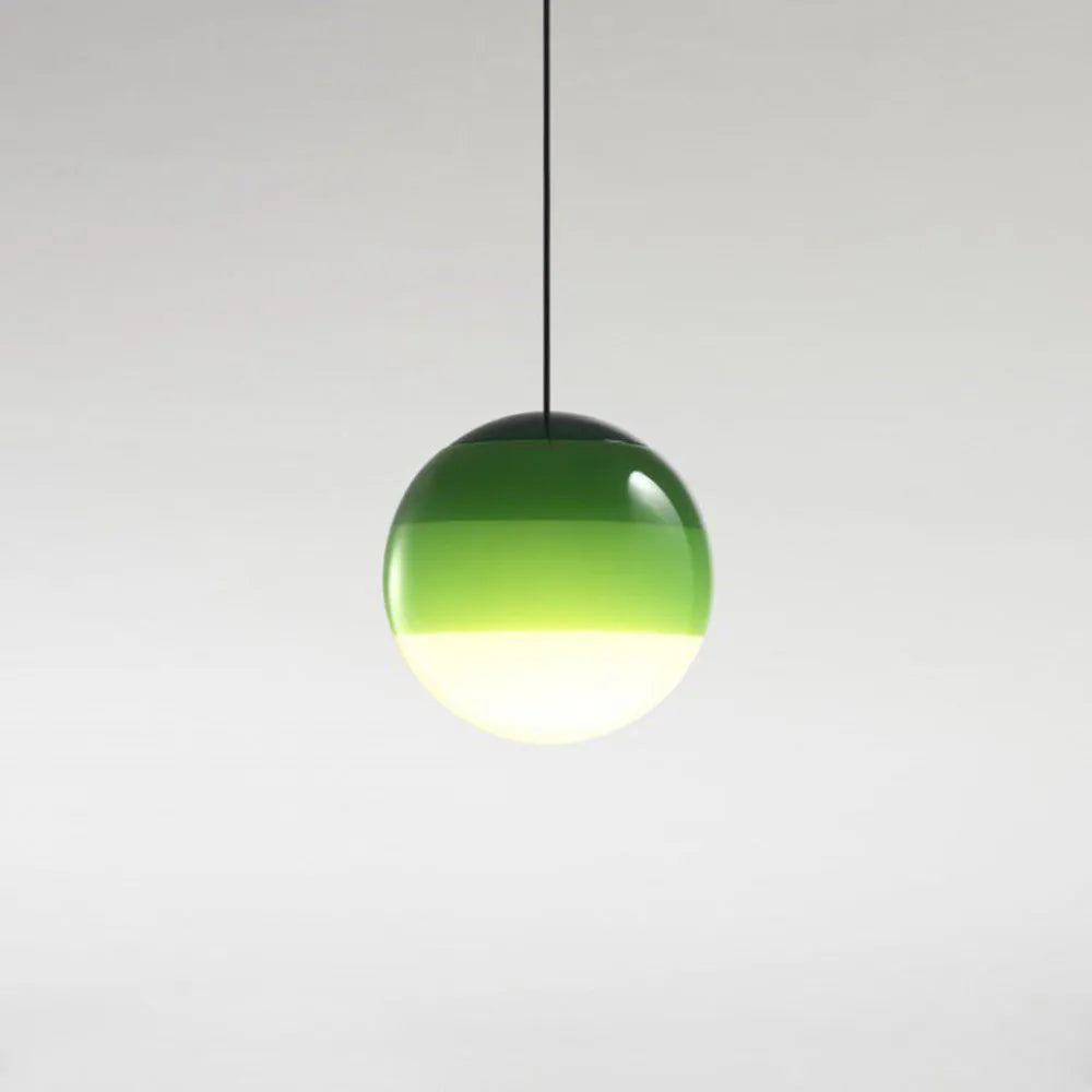 Pendelleuchte mit farbigem Glaskugel-Design