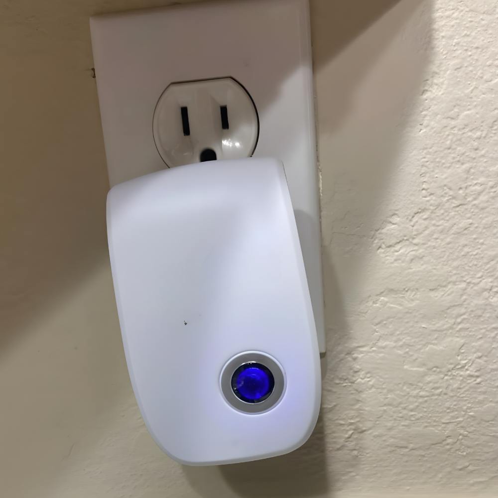 Repelente ultrasónico de plagas enchufable ecológico para control de roedores en interiores