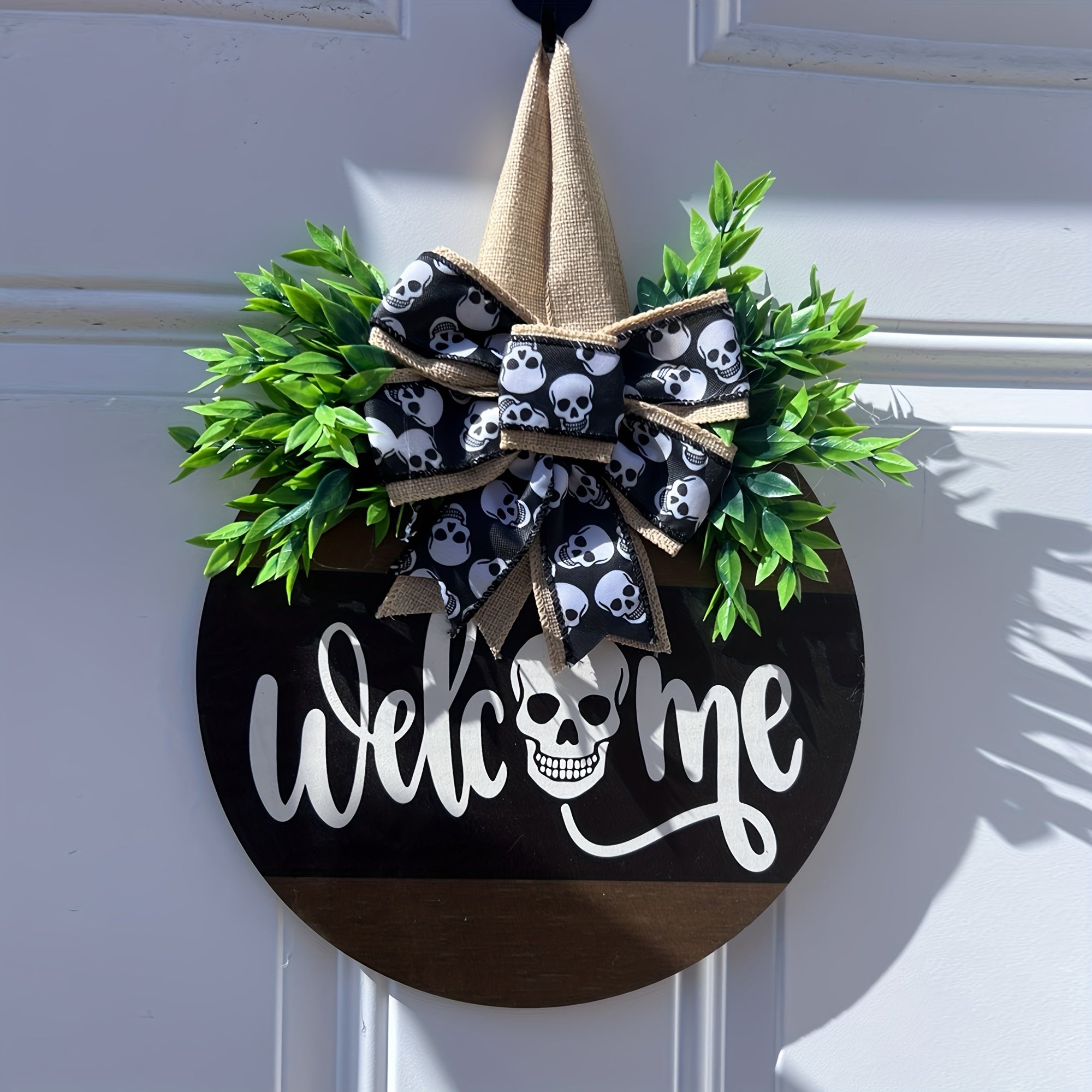 Corona de calavera espeluznante de Halloween para puerta principal | Cartel rústico de bienvenida
