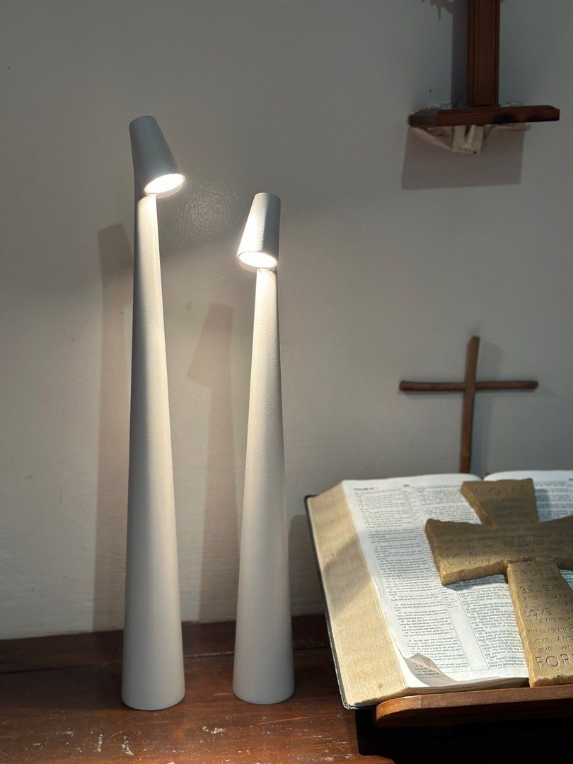 Table Lamp Modern Red Metal LED Light