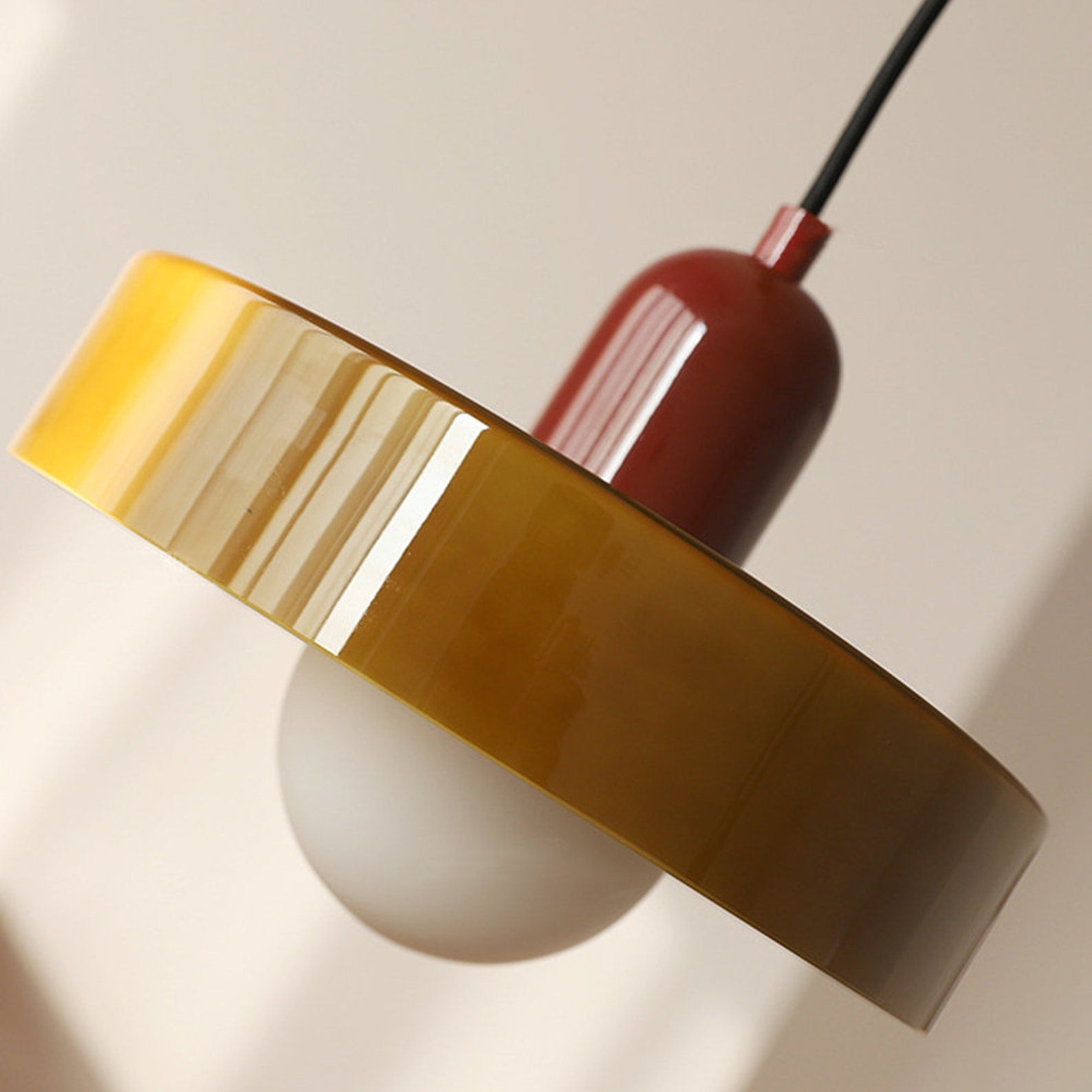 Lampada a sospensione in vetro colorato per case moderne