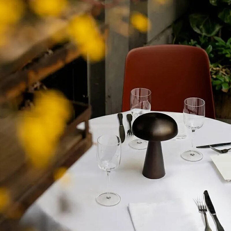 elegant-dimmable-table-lamp-fo-5-xekak6