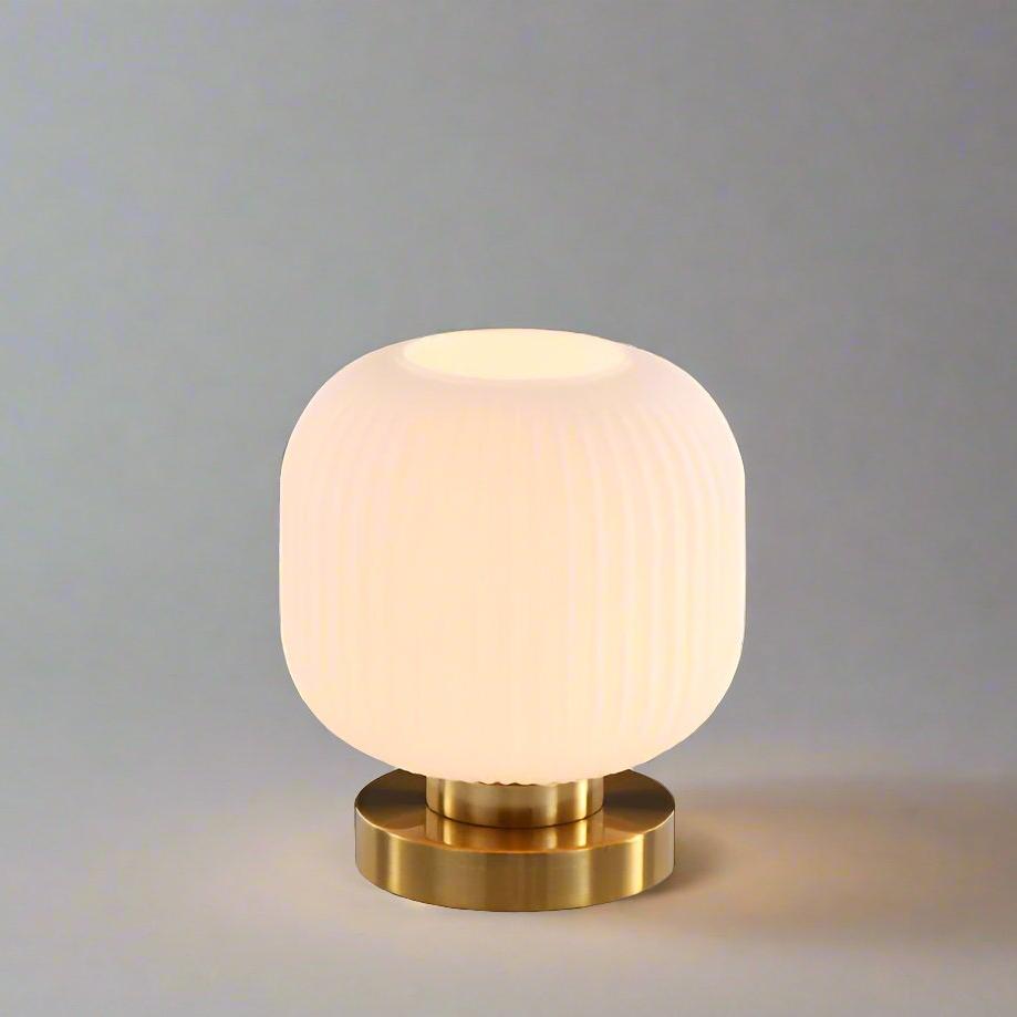 elegant-nordic-style-table-lam-14-qi9tkv