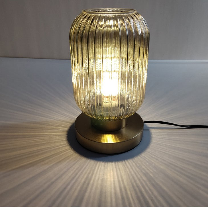 elegant-nordic-style-table-lam-5-qx5v1p